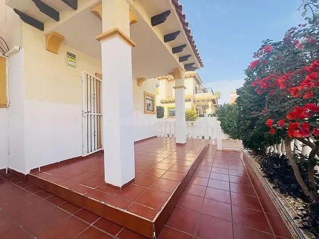 Acogedora casa adosada en venta en La Regia - foto 4