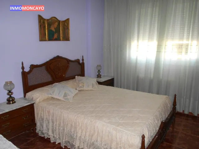 SE VENDE UNIFAMILIAR EN BORJA — 23