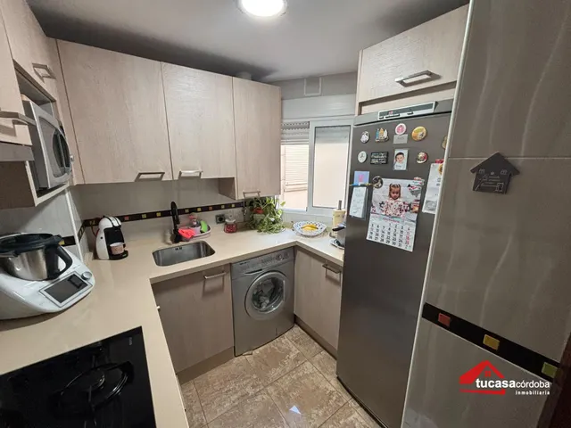 Piso de 2 habitaciones dobles con terraza y ascensor en fátima — 8