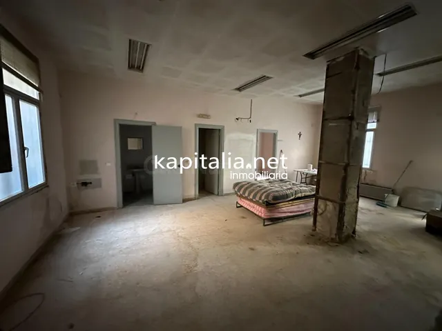 GRAN CASA A LA VENTA EN AGULLENT