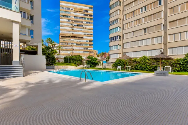 Vistas abiertas al mar y gran terraza en Cabo de las Huertas · 3 dormitorios y 2 baños — 43