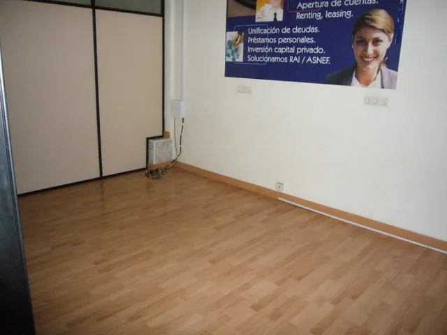 LOCAL COMERCIAL A POCOS METROS MERCADONA CENTRO — 7