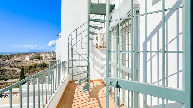 CASA ADOSADA DE ESQUINA EN ALMAYATE-MÁLAGA — 31
