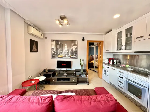 ATICO con 30m2 de terraza. 400m. de la playa. Licencia turística. Céntrico. — 7