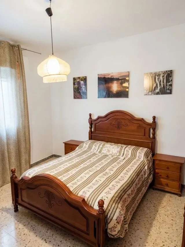 Casa Reformada en Montijo: Luminosa, con Placas Solares, Patio y Nave-Taller — 23