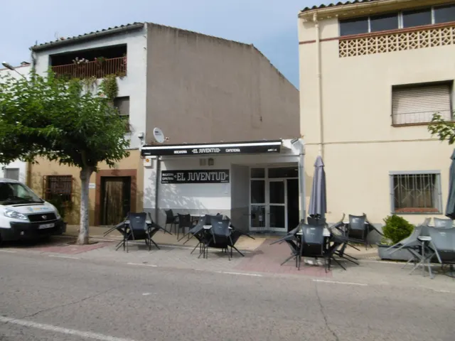 SOLAR CON LOCAL COMERCIAL EN PLANTA BAJA ACTUALMENTE CON NEGOCIO DE BAR — 7