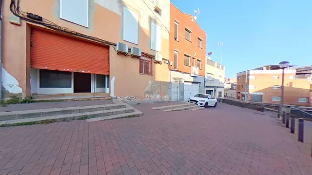 Local en venta en Calle de Schubert — 29