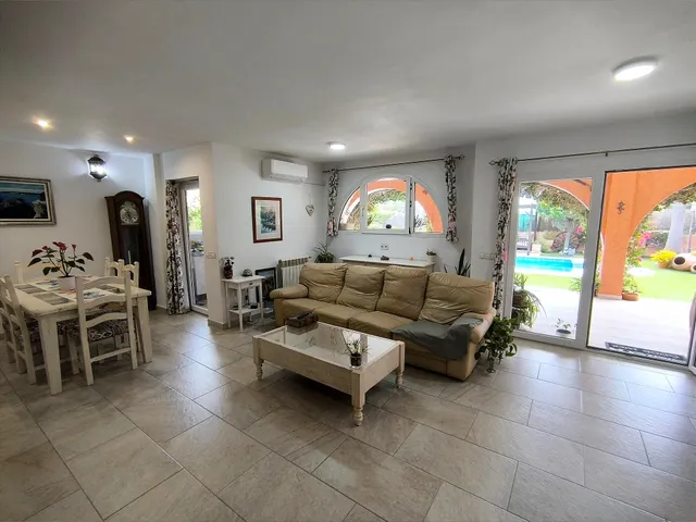 Precioso chalé unifamiliar aislado con piscina y amplio garaje — 13