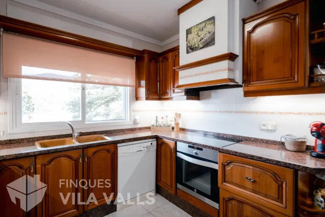 Casa con terraza, jardín y amplios espacios — 21