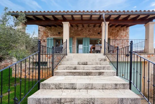 Encantadora vivienda unifamiliar con piscina y vistas abiert - foto 5