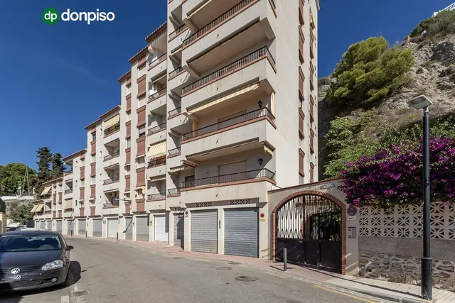 Piso con garaje y trastero en Almuñecar — 30