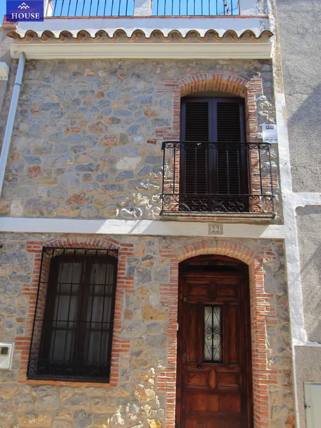 CHALET EN ZONA CENTRO DE OROPESA - 4 DORMITORIOS- 2 BAÑOS- 1