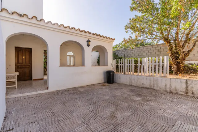 CASA CON AMPLIO JARDÍN EN CANTARRANAS — 16