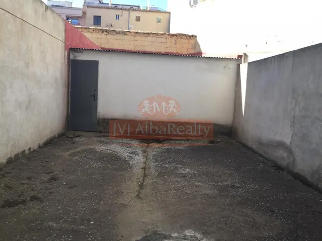LOCAL EN VENTA O ALQUILER - ZONA HOSPITAL — 7