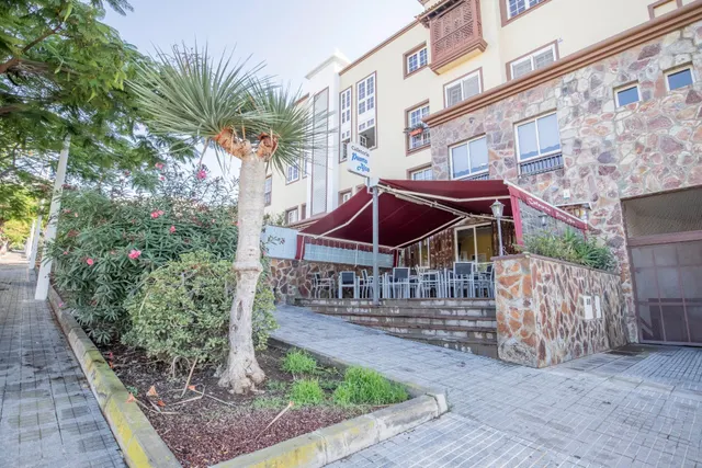 VENTA DE LOCAL MAS TRASPASO CAFETERIA PUERTO DE LA CRUZ — 3