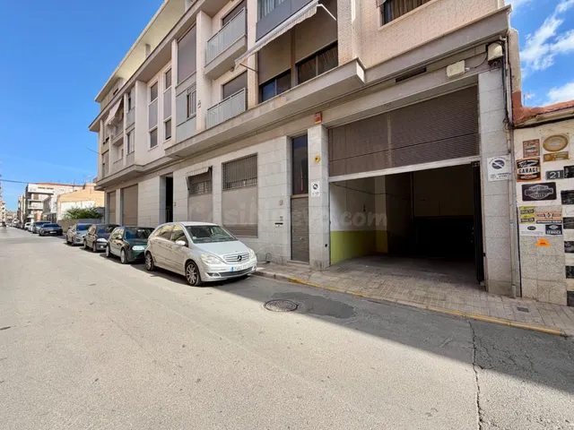 Plaza para moto en garaje cubierto junto a avenida de Madrid, Petrer — 4