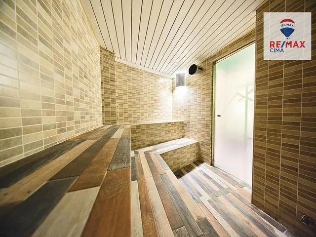 Inversión Prime: Oasis de Lujo en el corazón de Granada. — 12