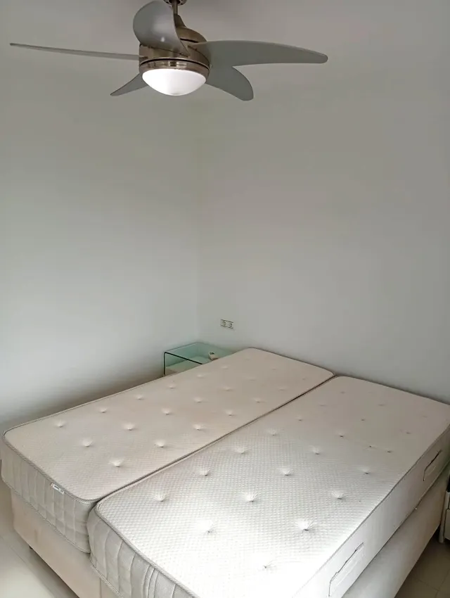 Amplio y luminoso piso de 3 dormitorio con impresionantes vistas al mar en la Carihuela, Torremolinos — 19