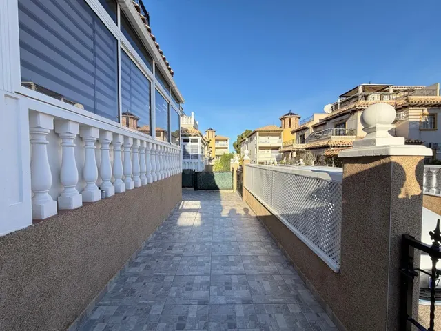 Adosado con solárium, terraza y garaje | Las Filipinas – Ori - foto 3