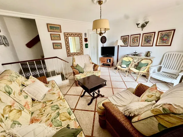 ¡A un paso del mar! Adosado en urbanización privada en Punta - foto 3