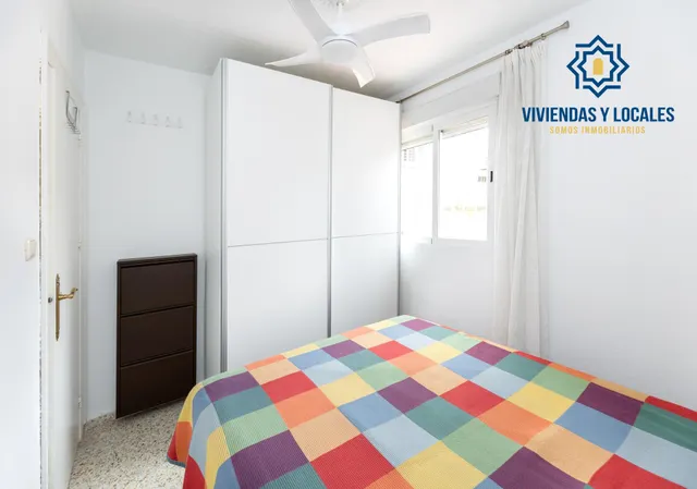 ¡Oportunidad única! Ático de 4 dormitorios y 2 baños con gran terraza frente al Colegio Agustinos (Arabial) — 25
