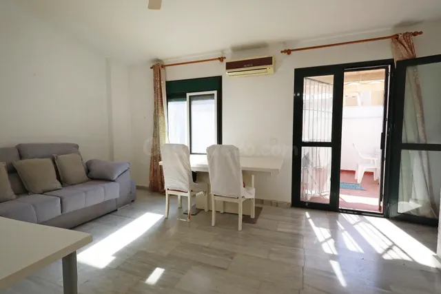 Ático con Encanto y Potencial en el Corazón de Málaga