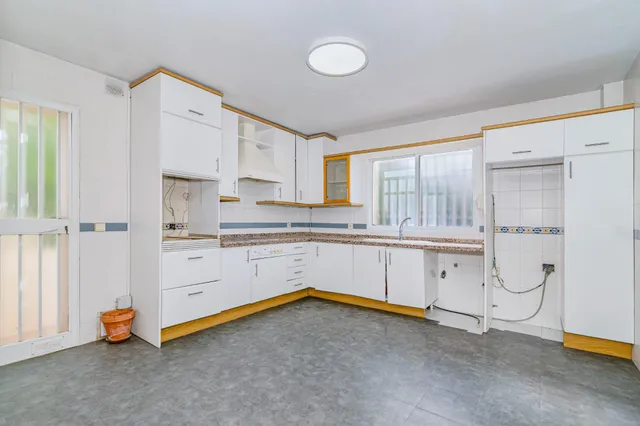 Chalet independiente en esquina en una zona muy buena de Huétor Vega — 14
