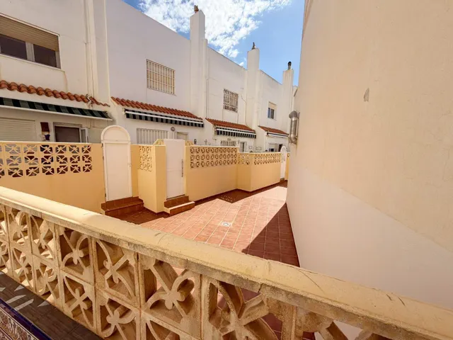 ️ TRIPLEX EN EL TOYO – RETAMAR  El privilegio de vivir junto al mar  96 m2 const.  Garaje privado incluido en el precio — 24