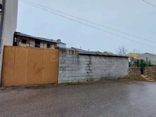 SE VENDE CASA ANTIGUA PARA REFORMAR CON TERRENO URBANO EN CA - foto 2