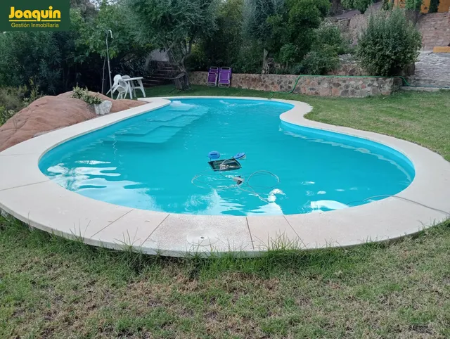 En Las Jaras parcela con piscina y dos viviendas independientes (Hipotecable) — 2