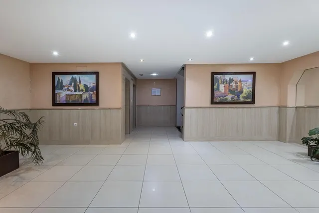 PISO REFORMADO CON VISTAS PANORÁMICAS A UN PASO DEL CENTRO DE GRANADA — 35