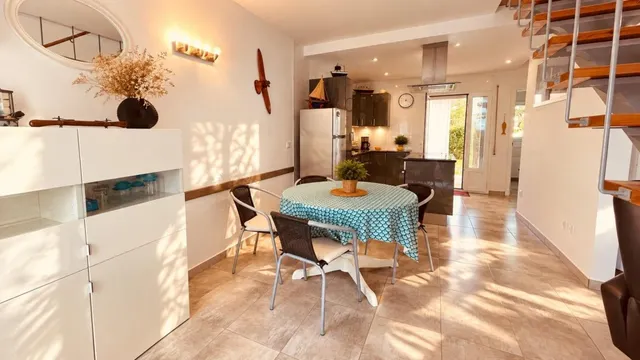 Casa de 3 dormitorios con amarre privado de 10 x 3,50 m, licencia turística y piscina comunitaria – Port Estrella, Santa Margarida, Roses — 9
