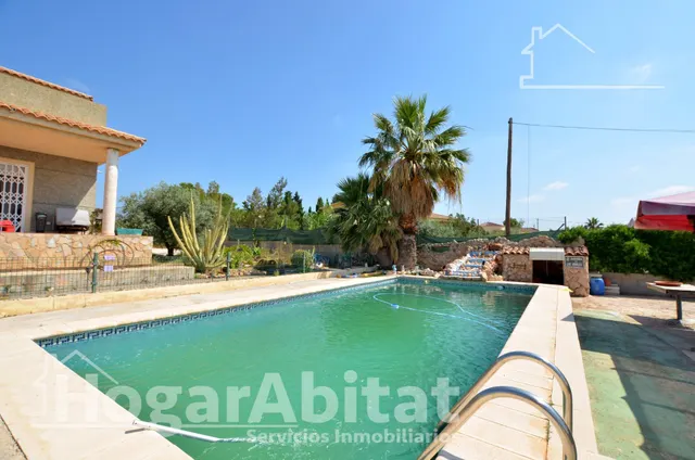 Gran chalet urbano con barbacoa, piscina y garaje — 35