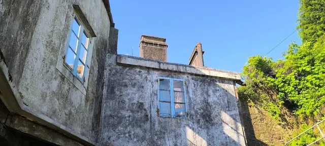 Casa de piedra con potencial a precio increíble — 8
