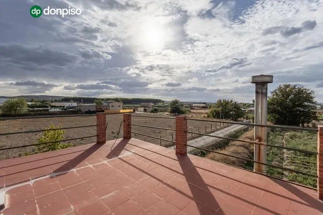 Cortijo con casa de 117 m2 y terreno de 2.312 m2 en Santa Fe — 18