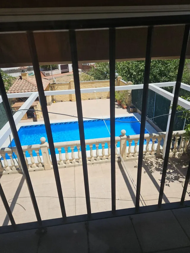 229 m2, 3 plantas y 8 placas solares para vivir sin mirar el recibo a fin de mes — 6