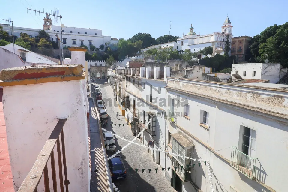 GRAN CASA EN EL CENTRO DE LA CIUDAD