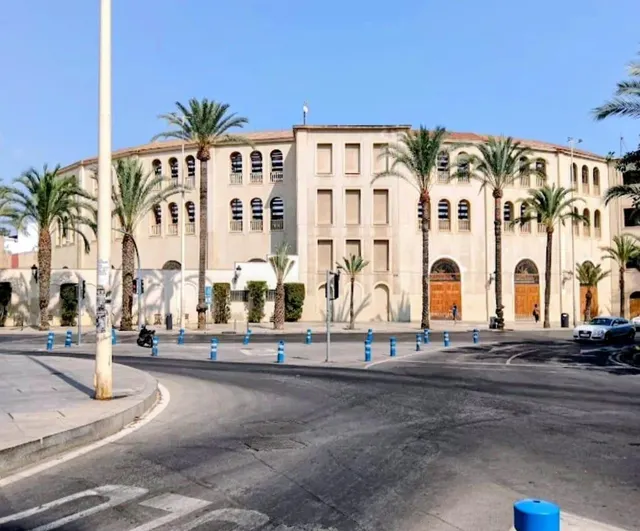 EDIFICIO PARA 10 ESTUDIOS MAS ATICO CERCA DE PLAZA DE TOROS, - foto 5