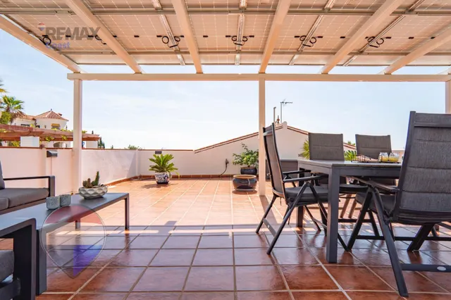 VILLA INDEPENDIENTE CON PISCINA, GRANDES TERRAZAS Y VISTAS AL MAR EN BENAJARAFE — 22