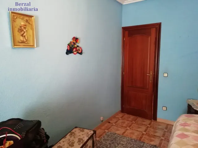 PISO AMPLIO EN LAS PEATONALES — 22