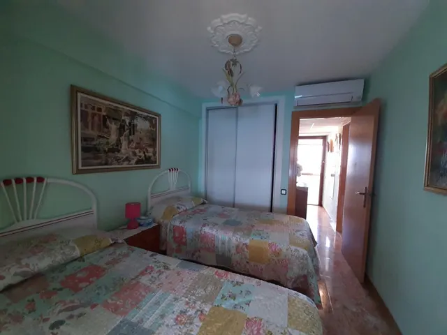 Primera linea, edificio Los Gemelos, reformado. www.inmobiliarialesdunes.com — 16