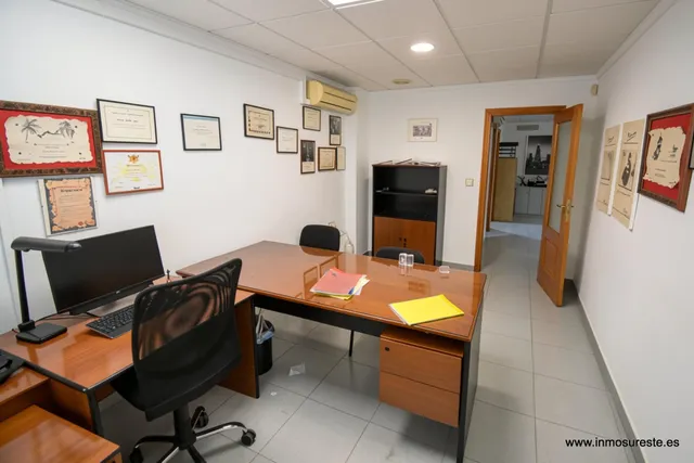 ¡Novedad! Venta de entresuelo, zona Reyes Católicos, 146 m2 — 21