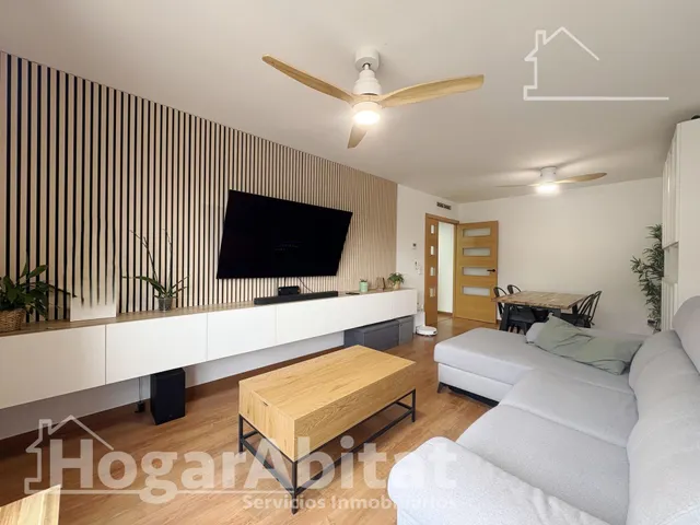 ¡Hogar de lujo! Amplio, sofisticado y reformado, con patio y garaje, todo amueblado — 48