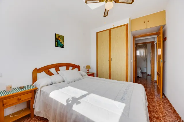 Apartamento 2 dormitorios con orientación sur y piscina comunitaria. — 12