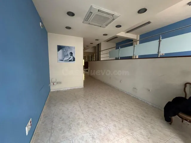 ¡ESPECTACULAR AMPLIO LOCAL EN ALQULER EN CALLE CORUÑA! - foto 2
