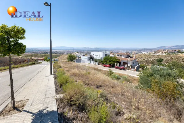 Venta de solar urbano en La Zubia (Zona Altos de La Zubia) — 19
