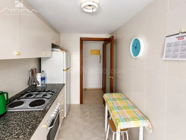 Apartamento amueblado en venta en Playa de Gandía con piscin - foto 4