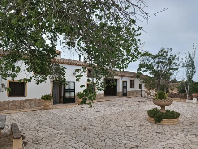 Casa de Campo con siete dormitorios y garaje en zona de La P