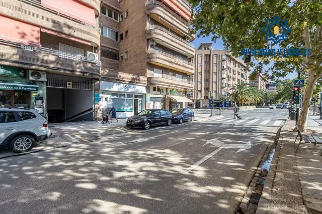 Garaje doble en venta en Urbanización Parque del Genil – Granada Capital — 11