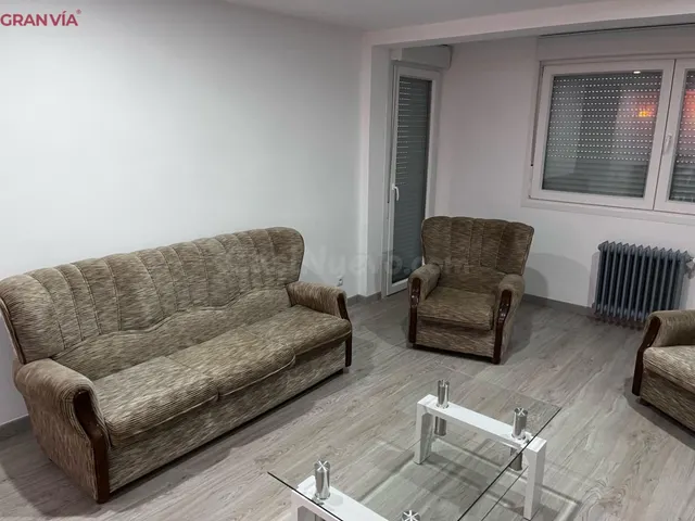 Piso a la venta en Marqués de Murrieta - foto 2